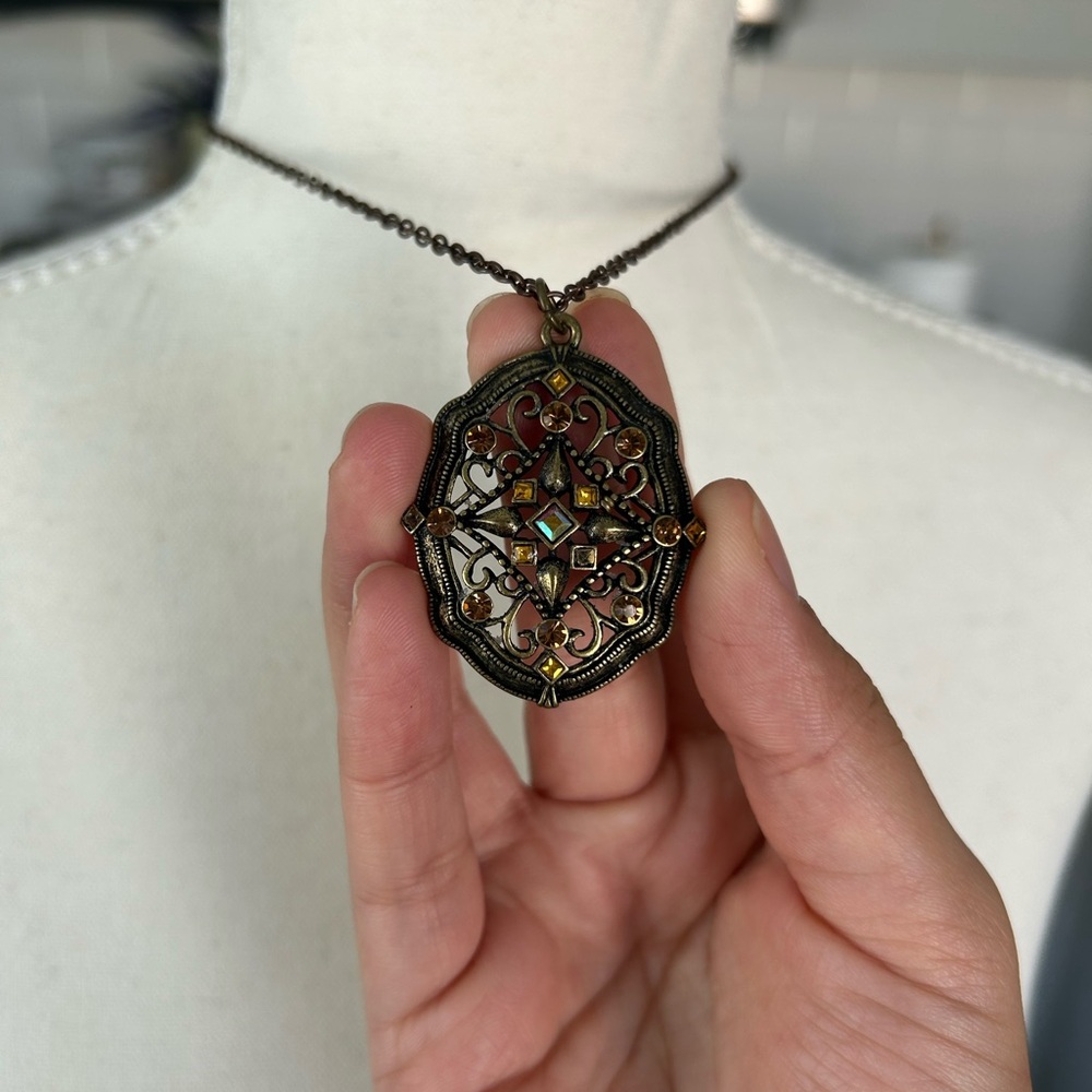Vintage-Inspired Bronze Filigree Pendant Necklace in Brown and Gold
